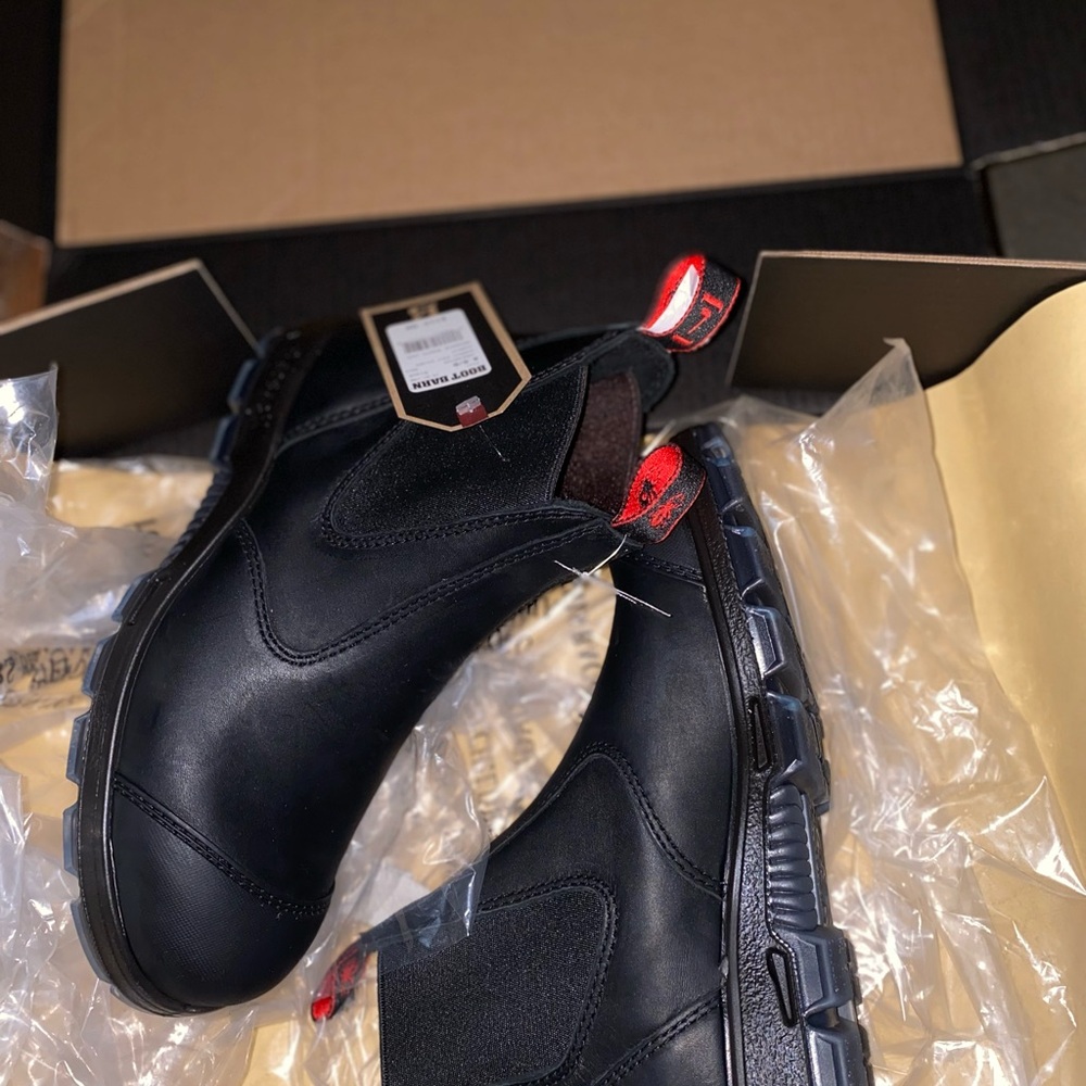 Red Back Chelsea Work boot